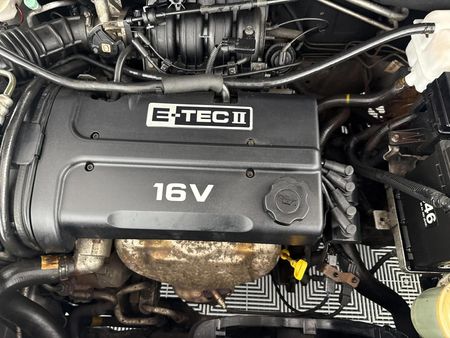 2013-Chevrolet-Aveo-16-L_13