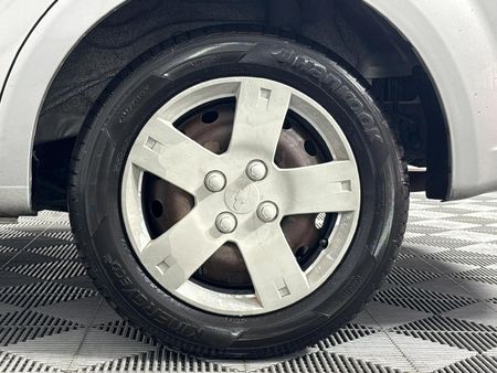 2013-Chevrolet-Aveo-16-L_6