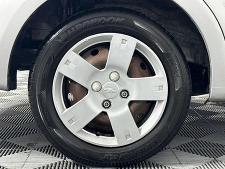 2013-Chevrolet-Aveo-16-L_7