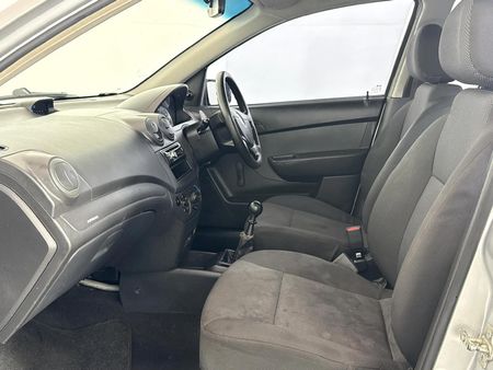 2013-Chevrolet-Aveo-16-L_8