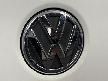 2012-Volkswagen-Polo-14-Comfortline-5-dr_11