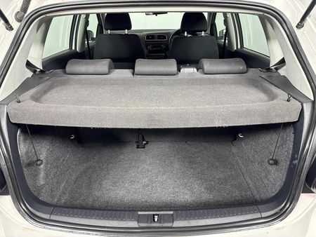 2012-Volkswagen-Polo-14-Comfortline-5-dr_14