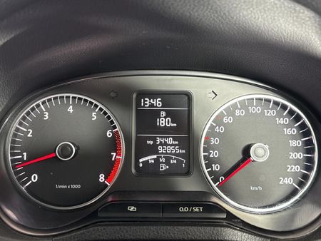 2012-Volkswagen-Polo-14-Comfortline-5-dr_2