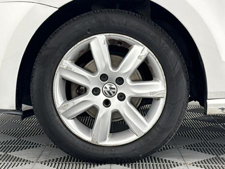 2012-Volkswagen-Polo-14-Comfortline-5-dr_4