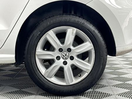 2012-Volkswagen-Polo-14-Comfortline-5-dr_6