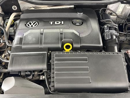 2016-Volkswagen-Polo-GP-14-TDI-Trendline_13