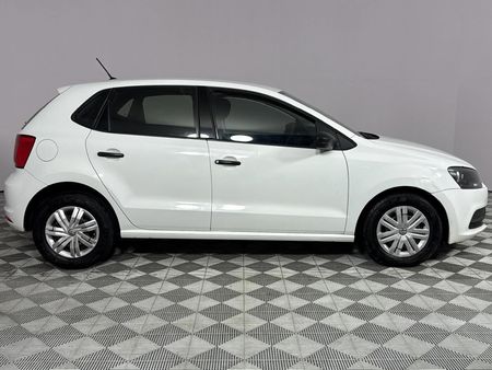 2016-Volkswagen-Polo-GP-14-TDI-Trendline_17
