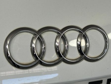 2013-Audi-A1-Sportback-14-TFSI-Attraction_11