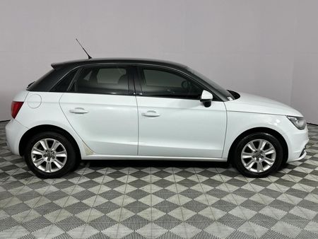 2013-Audi-A1-Sportback-14-TFSI-Attraction_17