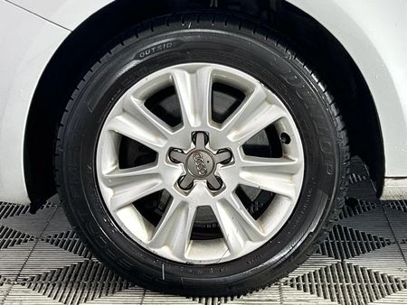 2013-Audi-A1-Sportback-14-TFSI-Attraction_4