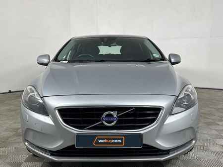 2016-Volvo-V40-T4-Inscription_12