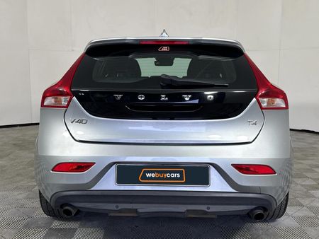 2016-Volvo-V40-T4-Inscription_15