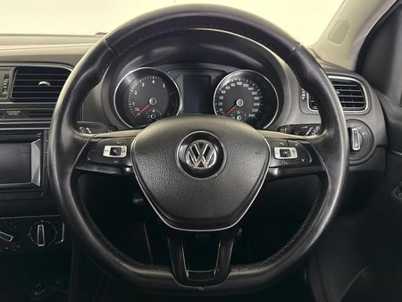 2015-Volkswagen-Polo-GP-12-TSI-Comfortline-66kW_11