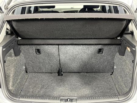 2015-Volkswagen-Polo-GP-12-TSI-Comfortline-66kW_13