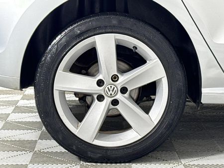 2015-Volkswagen-Polo-GP-12-TSI-Comfortline-66kW_7