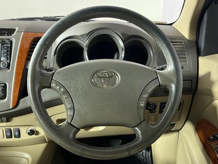 2011-Toyota-Fortuner-30-D-4D-Raised-Body_11