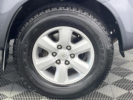 2011-Toyota-Fortuner-30-D-4D-Raised-Body_5