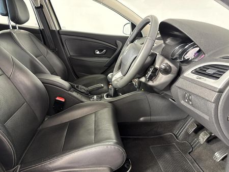 2009-Renault-Megane-III-19-dCi-Dynamique-5-dr_9