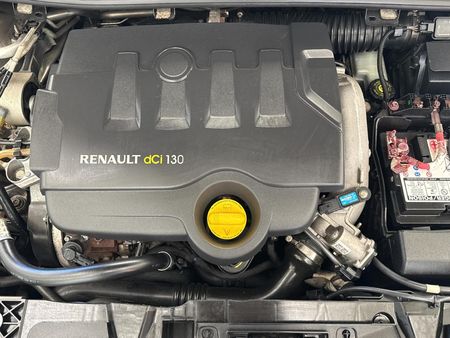 2009-Renault-Megane-III-19-dCi-Dynamique-5-dr_13