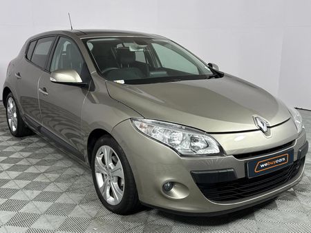 2009-Renault-Megane-III-19-dCi-Dynamique-5-dr_16