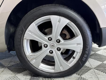 2009-Renault-Megane-III-19-dCi-Dynamique-5-dr_6