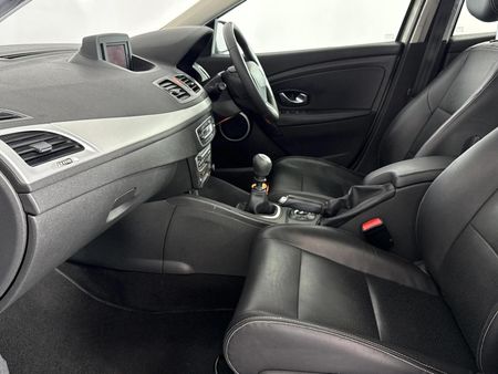 2009-Renault-Megane-III-19-dCi-Dynamique-5-dr_8