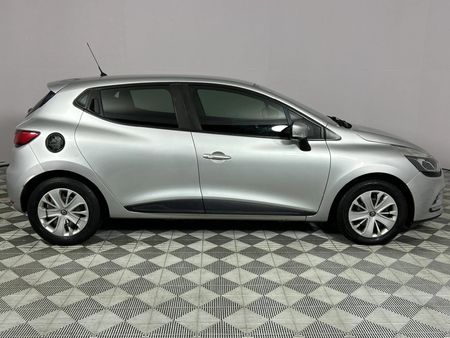 2019-Renault-Clio-IV-900T-Authentique-5-dr-66kW_17