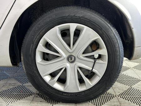 2019-Renault-Clio-IV-900T-Authentique-5-dr-66kW_6