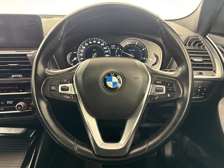 2019-BMW-X3-sDrive18d_12