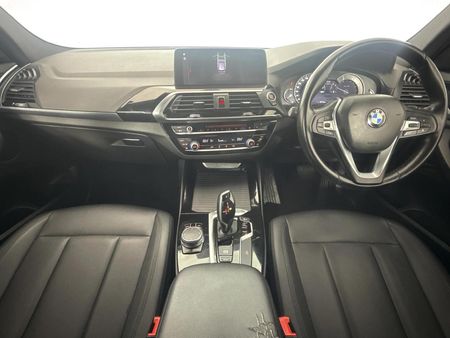 2019-BMW-X3-sDrive18d_1