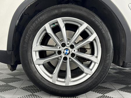 2019-BMW-X3-sDrive18d_4