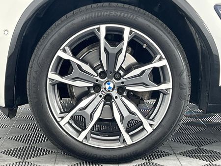 2019-BMW-X4-xDrive20d-M-Sport_4