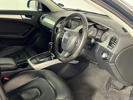 2011-Audi-A4-20-TFSI-quattro-Ambiente-Auto-155kW_9