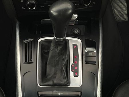2011-Audi-A4-20-TFSI-quattro-Ambiente-Auto-155kW_10