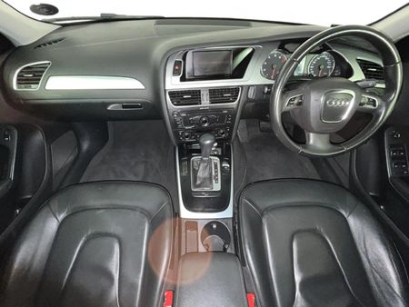 2011-Audi-A4-20-TFSI-quattro-Ambiente-Auto-155kW_1