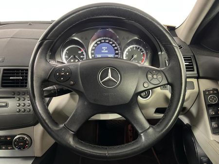 2010-Mercedes-Benz-C-Class-C-180K-BE-Avantgarde-Auto_12