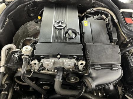 2010-Mercedes-Benz-C-Class-C-180K-BE-Avantgarde-Auto_13