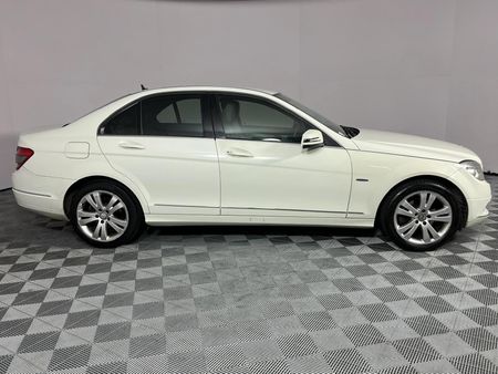 2010-Mercedes-Benz-C-Class-C-180K-BE-Avantgarde-Auto_17