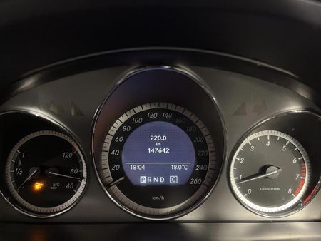 2010-Mercedes-Benz-C-Class-C-180K-BE-Avantgarde-Auto_2
