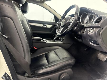 2012-Mercedes-Benz-C-Class-C-250-BE-Avantgarde-Auto_9