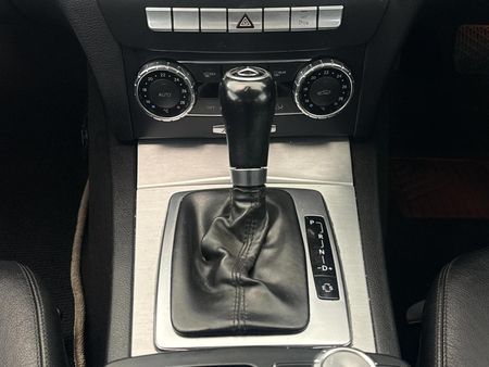 2012-Mercedes-Benz-C-Class-C-250-BE-Avantgarde-Auto_10