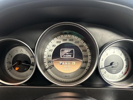 2012-Mercedes-Benz-C-Class-C-250-BE-Avantgarde-Auto_2