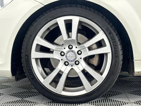 2012-Mercedes-Benz-C-Class-C-250-BE-Avantgarde-Auto_4