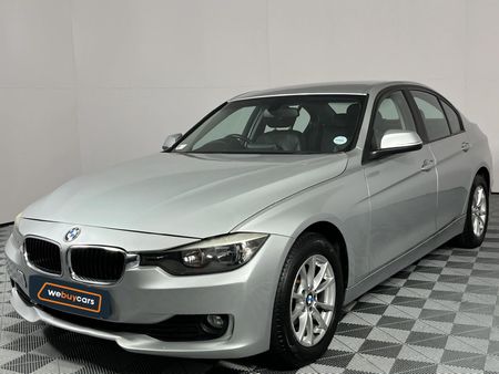 2013-BMW-3-Series-320i-Auto_0