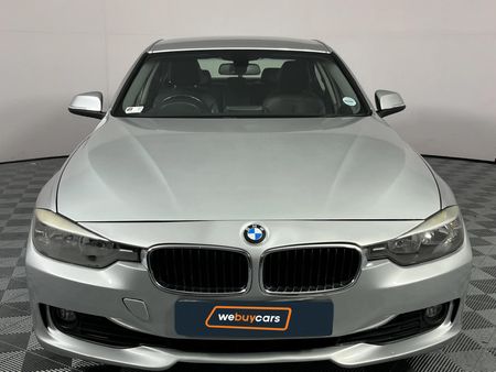 2013-BMW-3-Series-320i-Auto_14