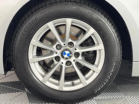 2013-BMW-3-Series-320i-Auto_4