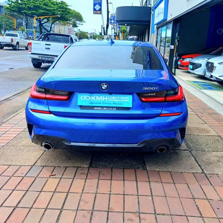 2022-BMW-3-Series-320i-M-Sport_9