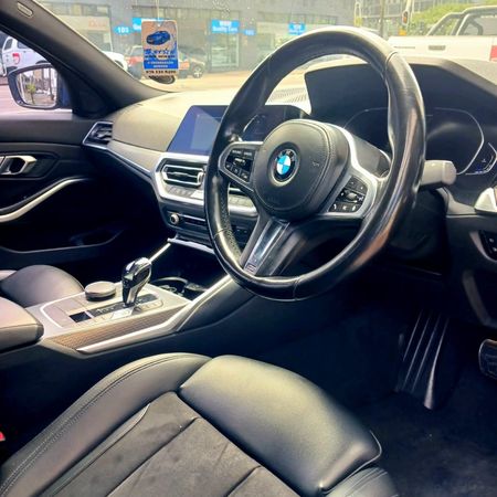 2022-BMW-3-Series-320i-M-Sport_12