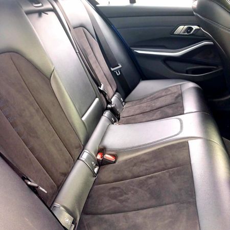 2022-BMW-3-Series-320i-M-Sport_14