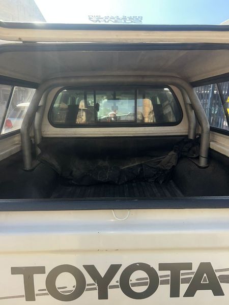 2009-Toyota-Hilux-30-D-4D-Raider-4x4-Single-Cab_5